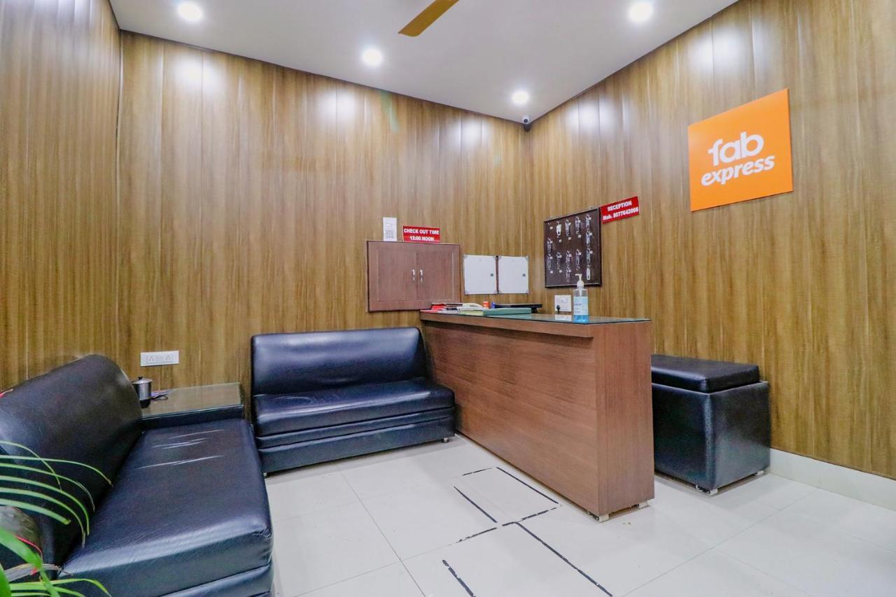 Fabexpress Kartikey Inn Haridwār Εξωτερικό φωτογραφία